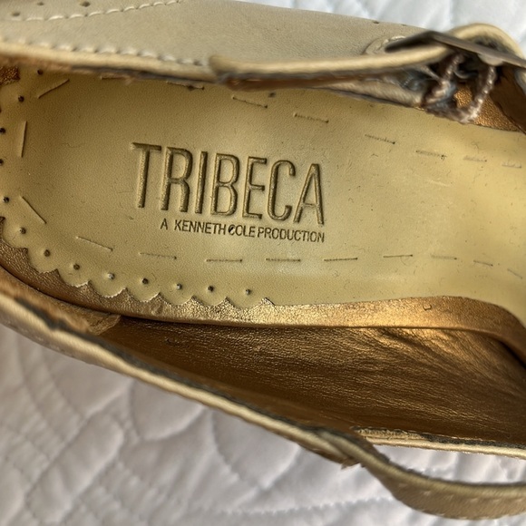 TriBeCa by Kenneth Cole. Cream Mary Jane heels. Size 9 - Picture 6 of 7